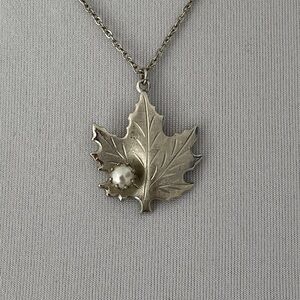 MAPLE LEAF Pendant Necklace Silver Tone Metal Faux Pearl Canadiana Dainty 16"